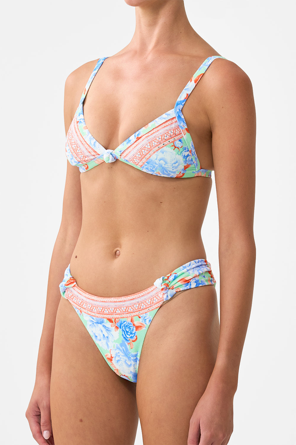 BRAGUITA DE BIKINI REGULAR CON LATERALES FRUNCIDOS ANUDADOS TOPKAPI POP