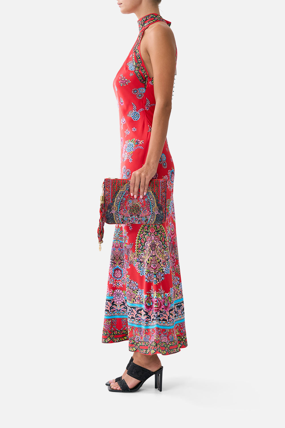 ARTESANOS DE BOLSOS TIPO CLUTCH CON PAÑUELO DE ANATOLIA