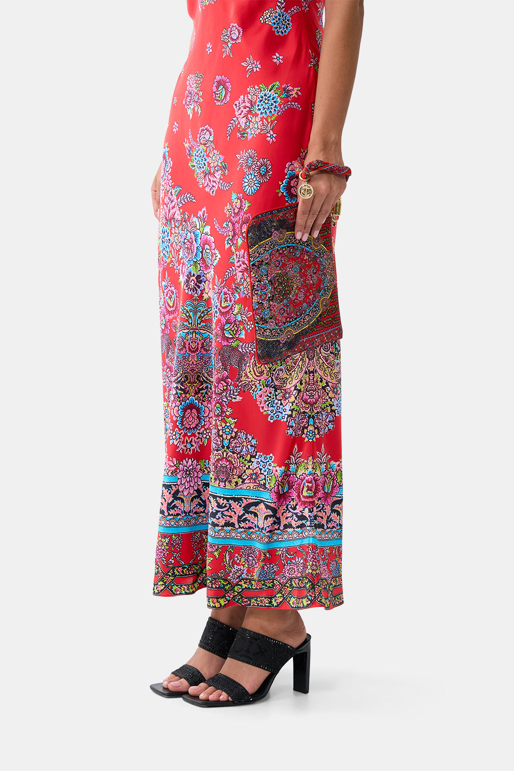 ARTESANOS DE BOLSOS TIPO CLUTCH CON PAÑUELO DE ANATOLIA