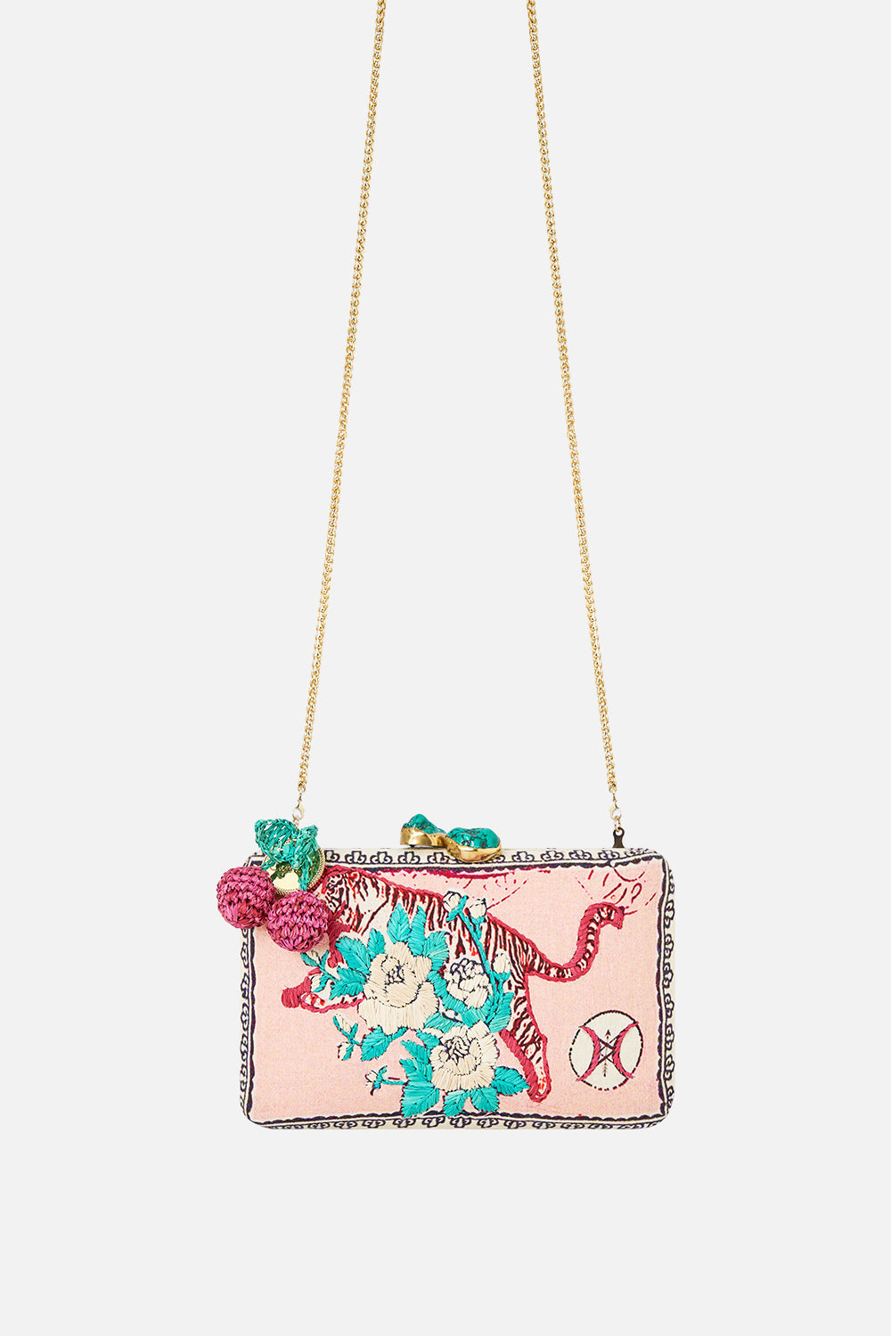 CLUTCH RÍGIDO CON DETALLE DE RAFIA APUNTES DE VIAJE