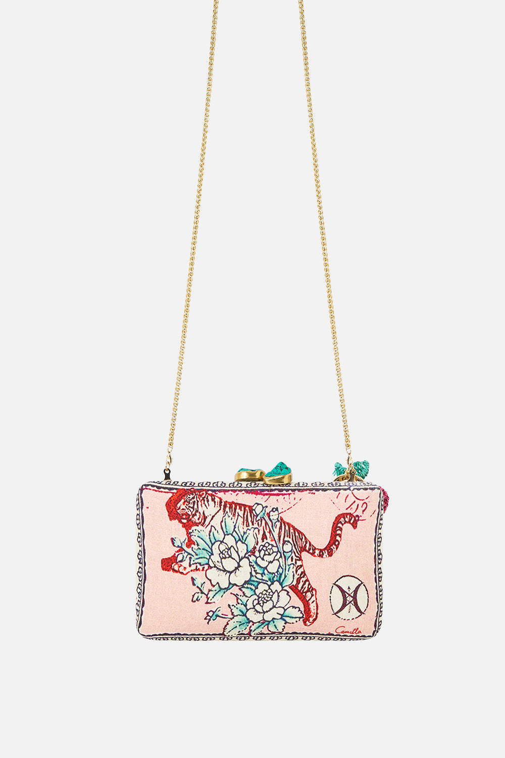 CLUTCH RÍGIDO CON DETALLE DE RAFIA APUNTES DE VIAJE