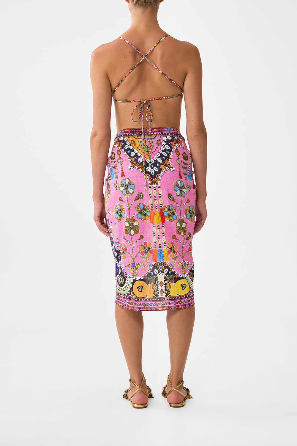The CAMILLA woven short sarong with tassels from our print patchwork panorama
