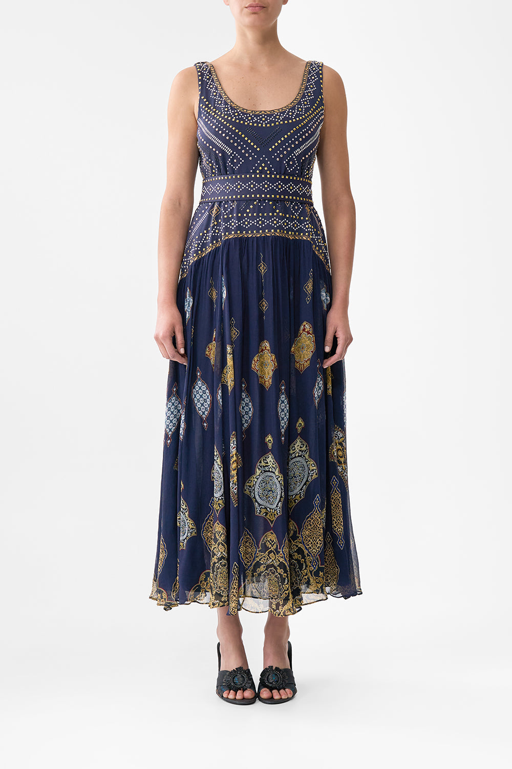 VESTIDO CAMISETA DE PUNTO CON FALDA EN CONTRASTE THE IMPERIAL GATE