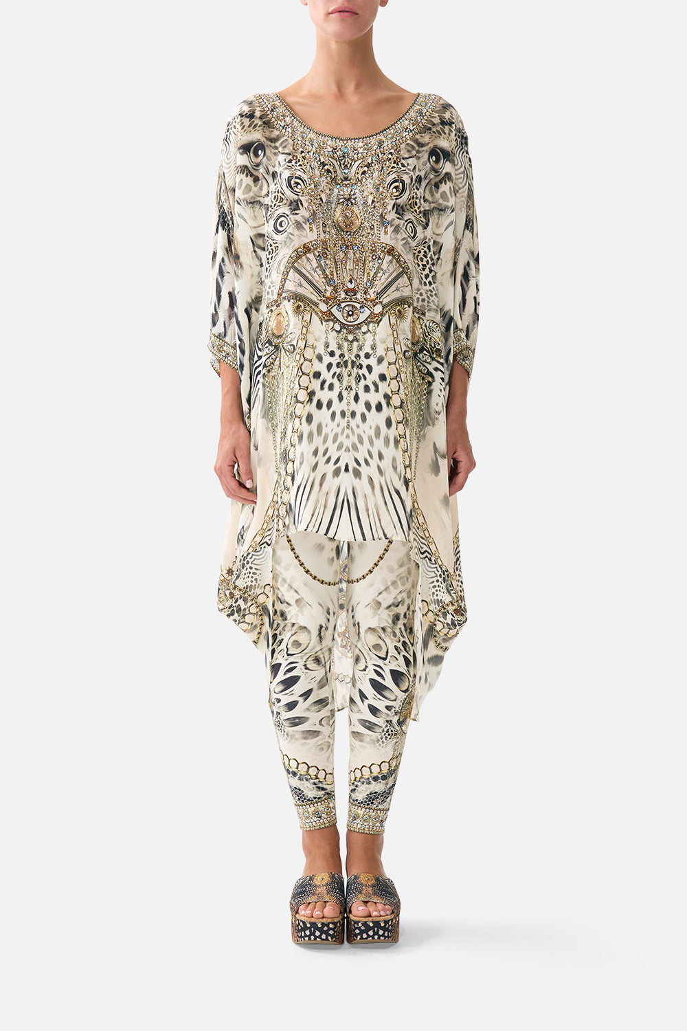 VESTIDO CON BAJO TRASERO REDONDEADO LADY LIONHEART