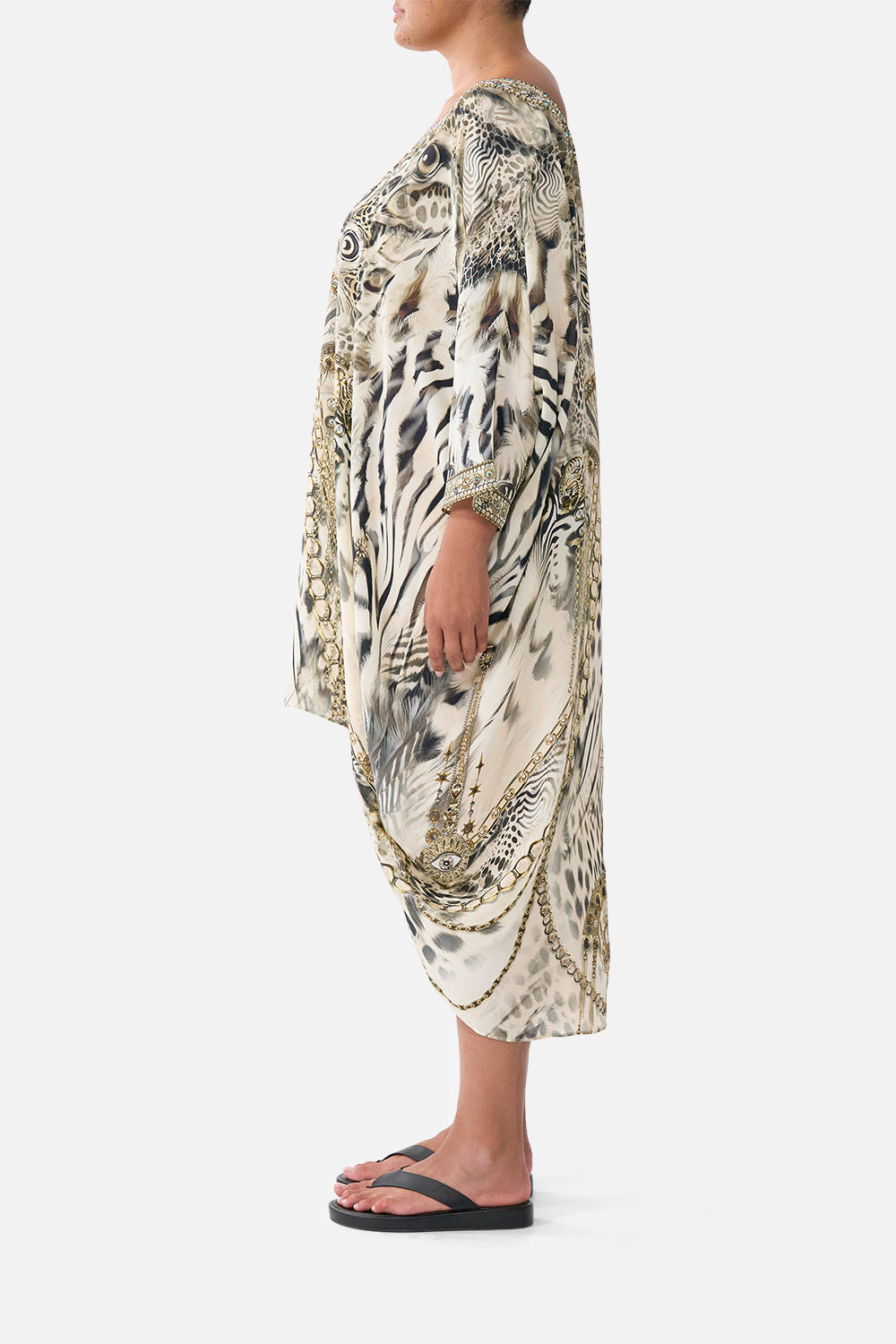 VESTIDO CON BAJO TRASERO REDONDEADO LADY LIONHEART