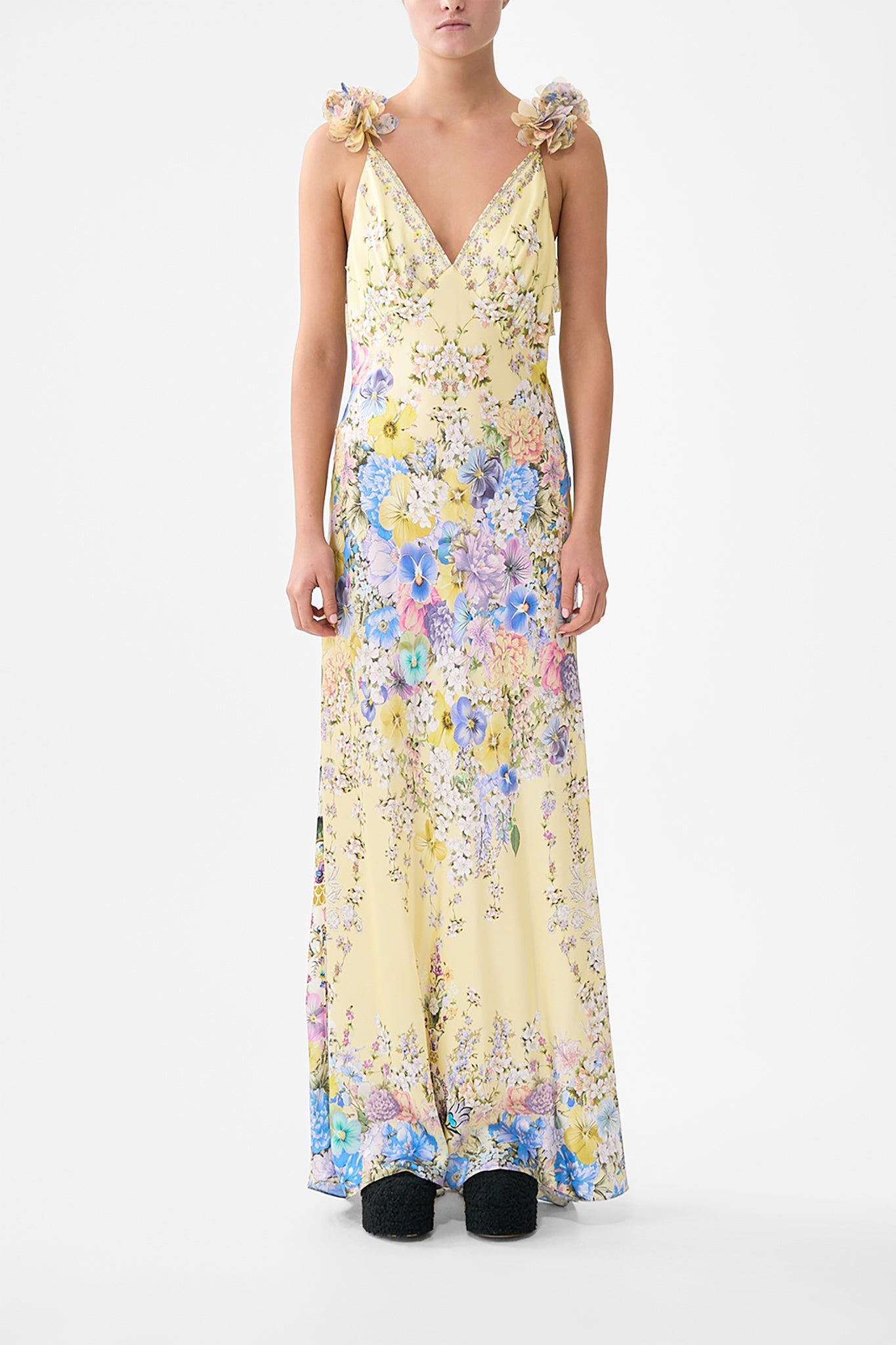 VESTIDO LENCERO AL BIES ESCOTE PICO CON VOLANTE EN LA ESPALDA ESTAMPADO DARLING BUDS