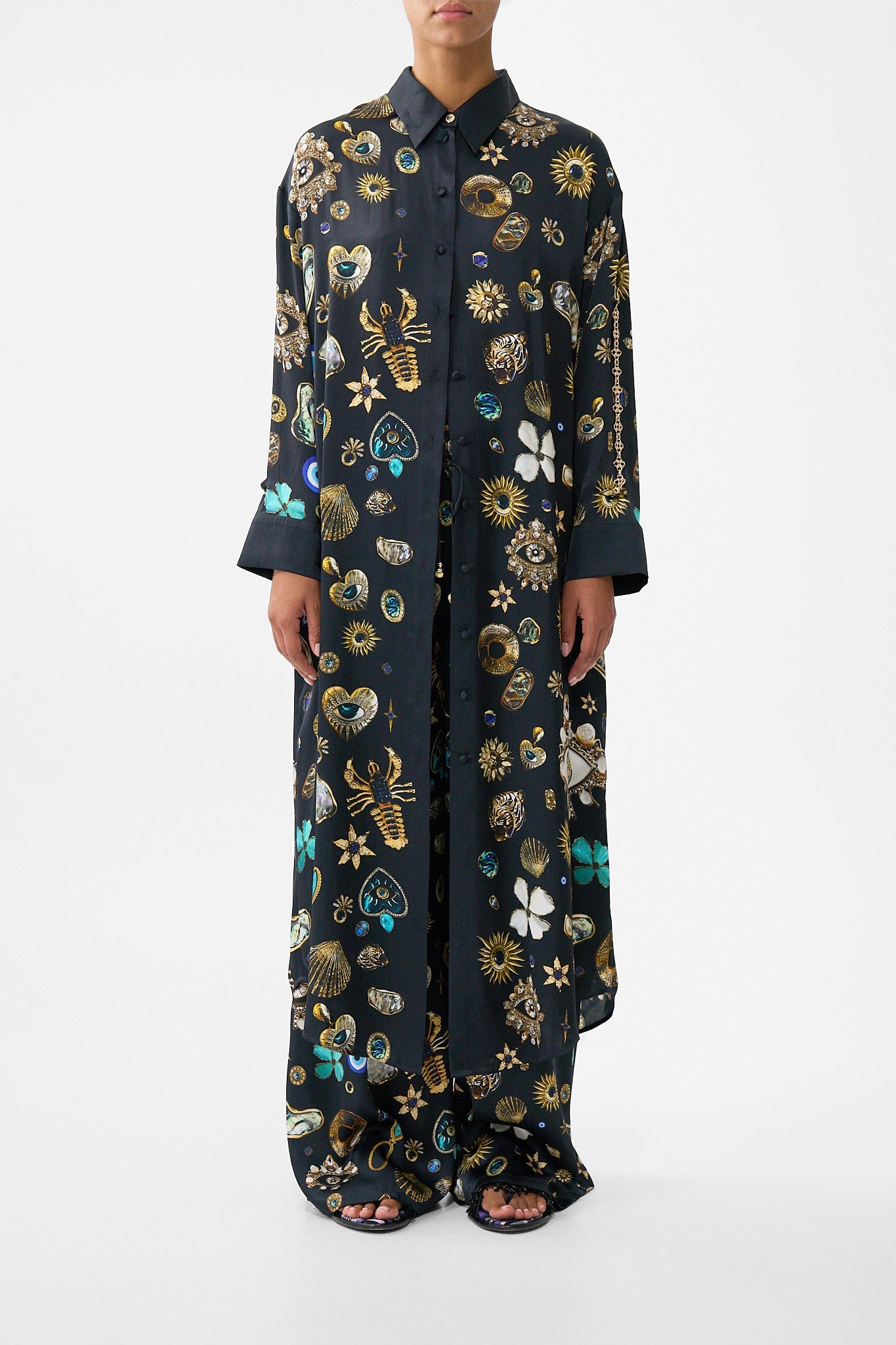 SHIRT DRESS WITH BACK BUTTON DETAIL AMULETS AND ALCHEMY