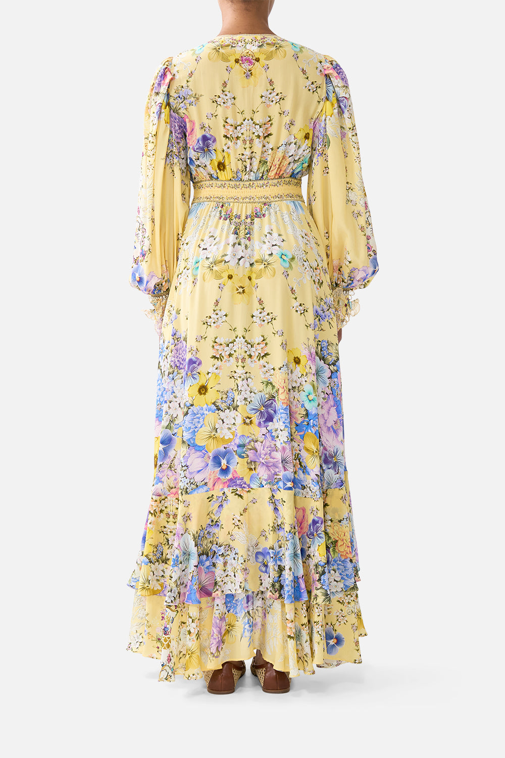 VESTIDO LARGO CON BOTONES DELANTEROS QUERIDOS CAPULLOS