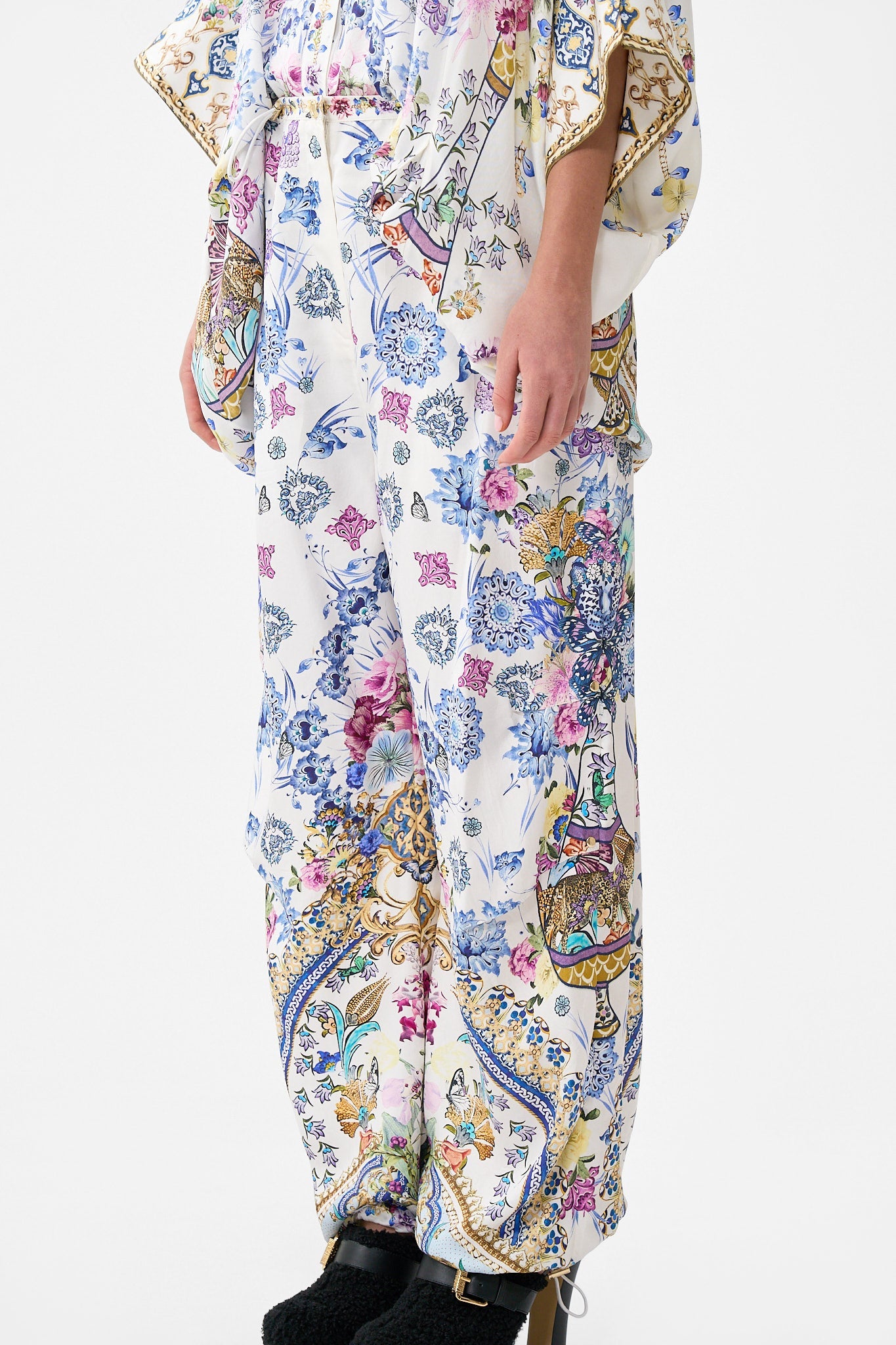 PANTALÓN PARACAÍDAS TODO SOBRE ESE ENCAJE