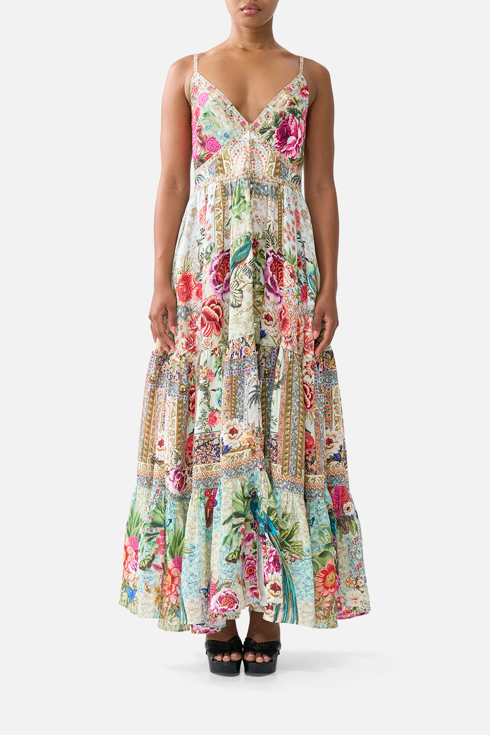 VESTIDO CON CUERPO ESCALONADO SULTANES Y REINAS