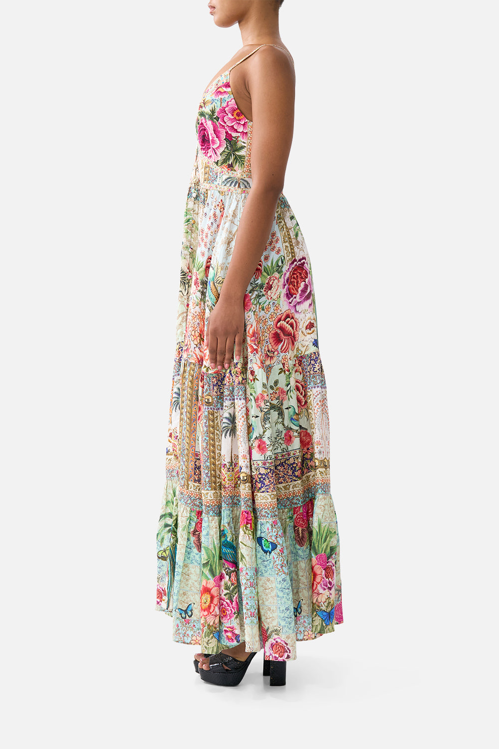 VESTIDO CON CUERPO ESCALONADO SULTANES Y REINAS