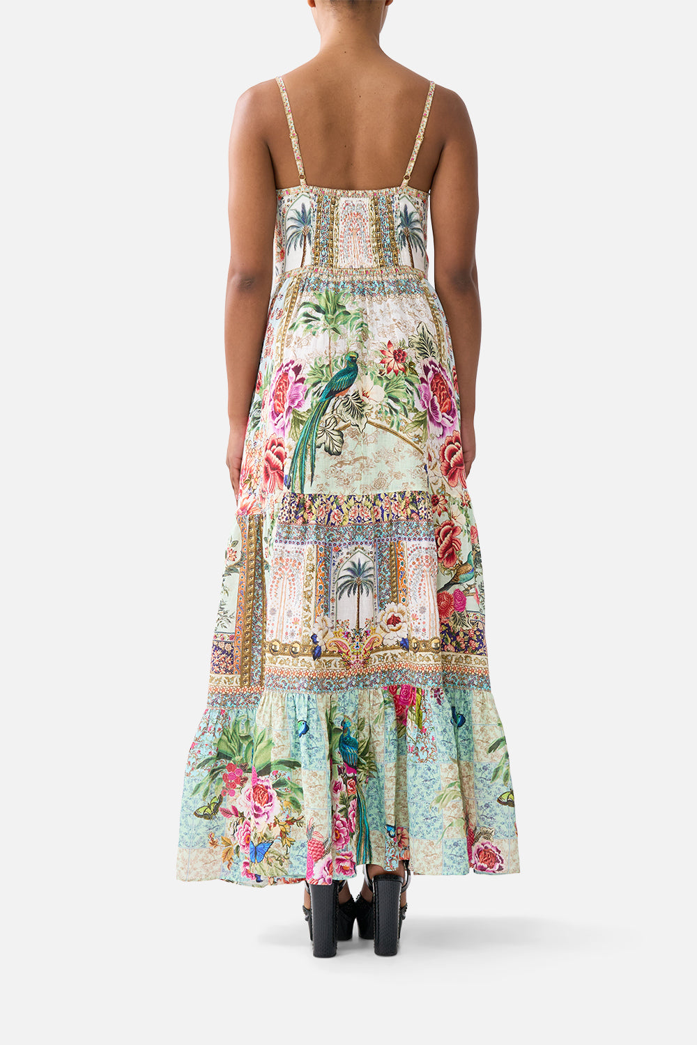 VESTIDO CON CUERPO ESCALONADO SULTANES Y REINAS