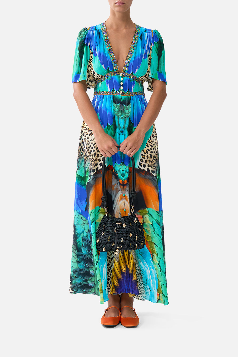 BOLSO SAQUITO DE RAFIA CON ABALORIOS NEGRO LISO