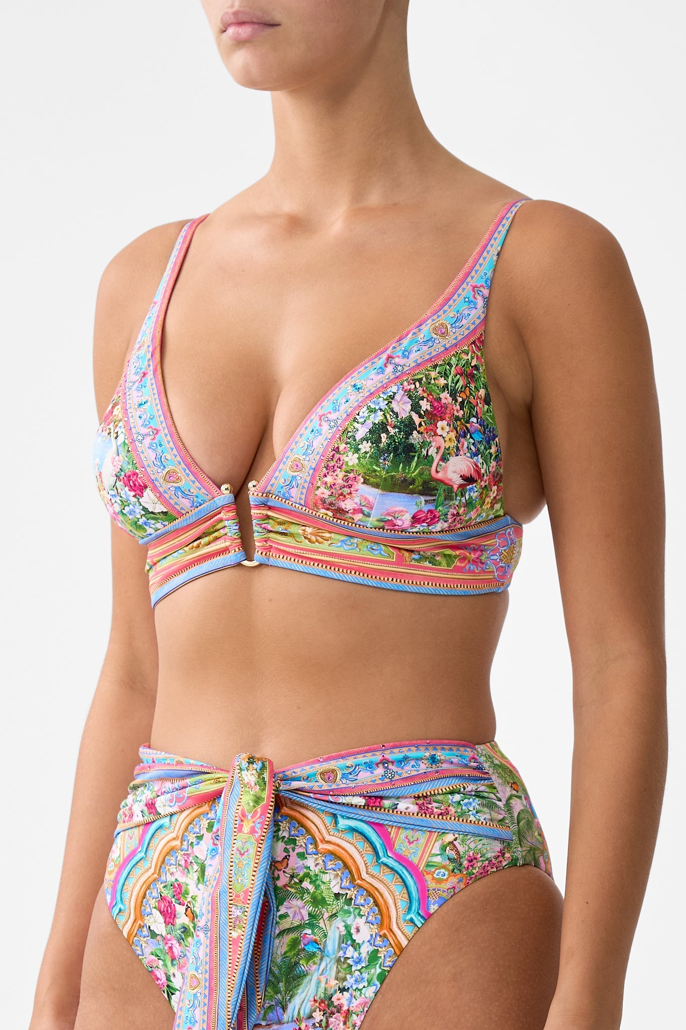 PARTE DE ARRIBA DE BIKINI TRIÁNGULO ALTO CON ARO EN U ADORNO FRONTAL TURKISH DELIGHT
