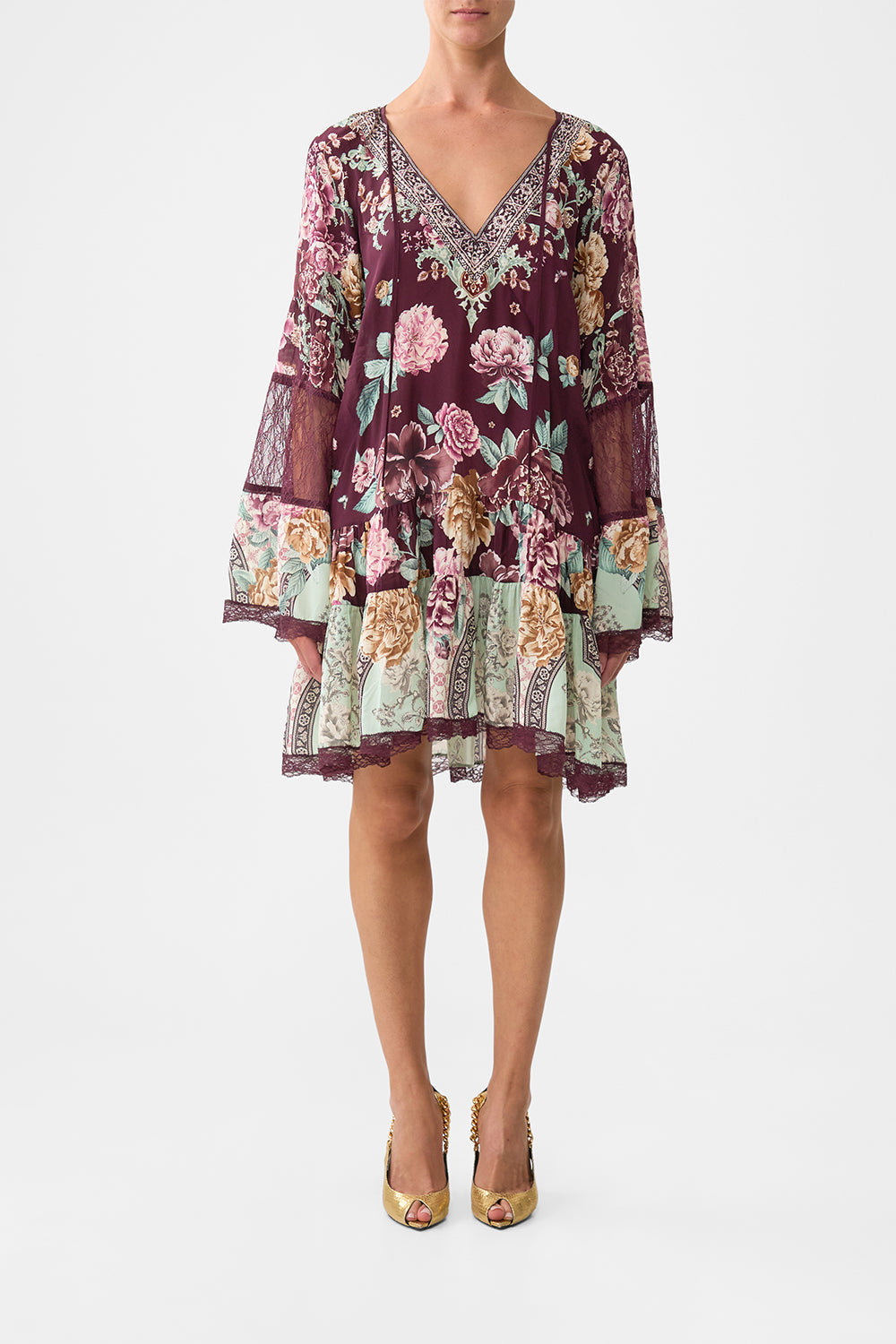 VESTIDO EVASÉ CON FRUNCIDO POR PANELES SI ESTOS AZULEJOS PUDIERAN HABLAR