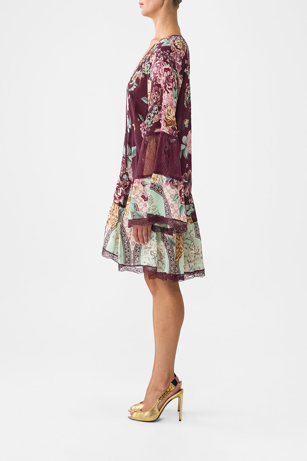 VESTIDO EVASÉ CON FRUNCIDO POR PANELES SI ESTOS AZULEJOS PUDIERAN HABLAR