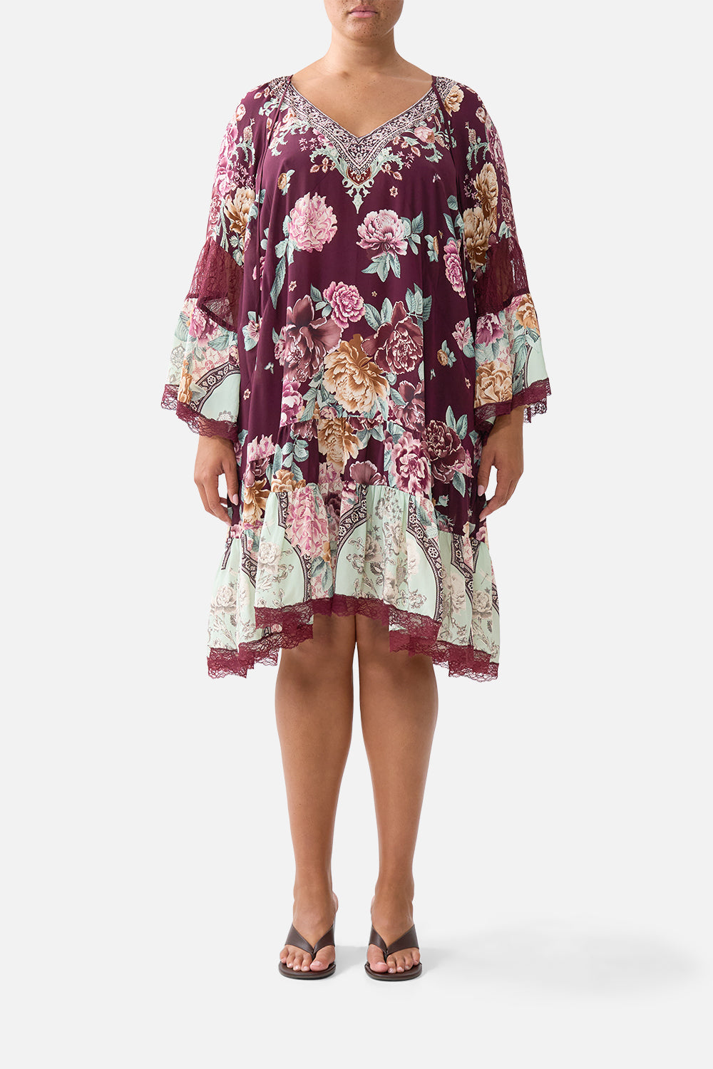 VESTIDO EVASÉ CON FRUNCIDO POR PANELES SI ESTOS AZULEJOS PUDIERAN HABLAR