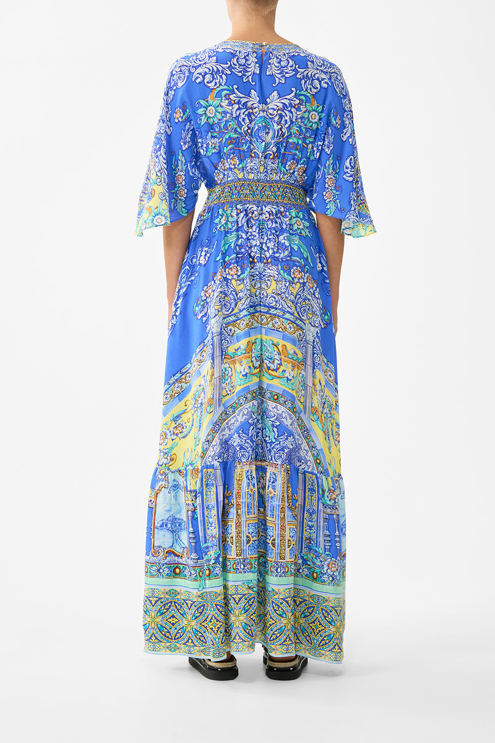 VESTIDO ENTALLADO CON VOLANTE EN EL BAJO BAJO EL SOL ANDALUZ
