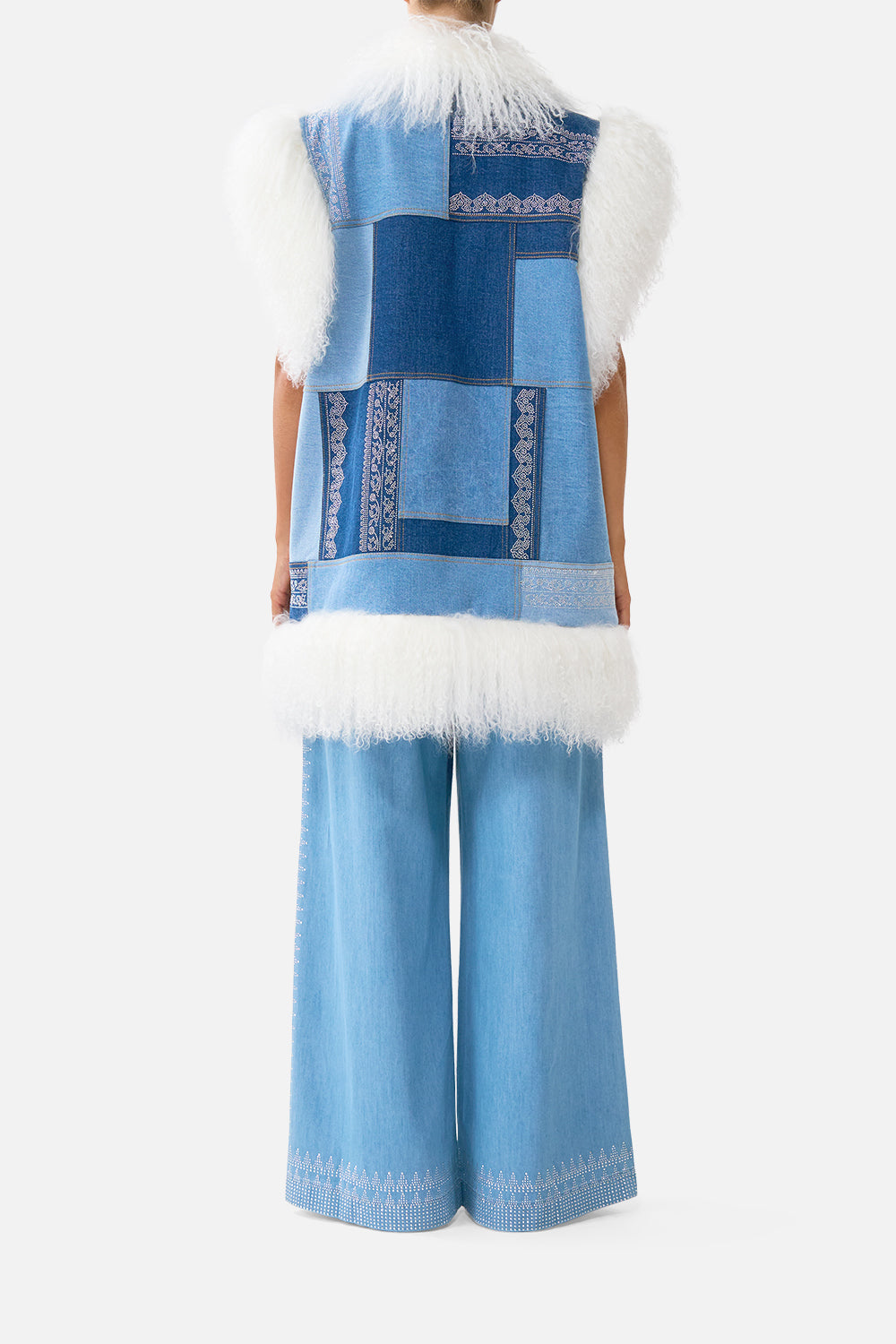 OVERSIZED SHEARLING GILET THE HUM OF THE ALHAMBRA