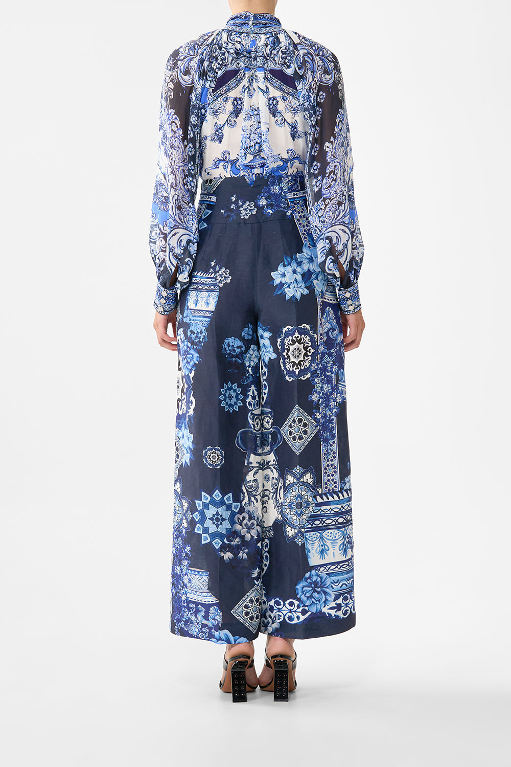 BLUSA RAGLÁN CON LAZO DESMONTABLE UN PAÍS DE LAS MARAVILLAS DE AZULEJOS