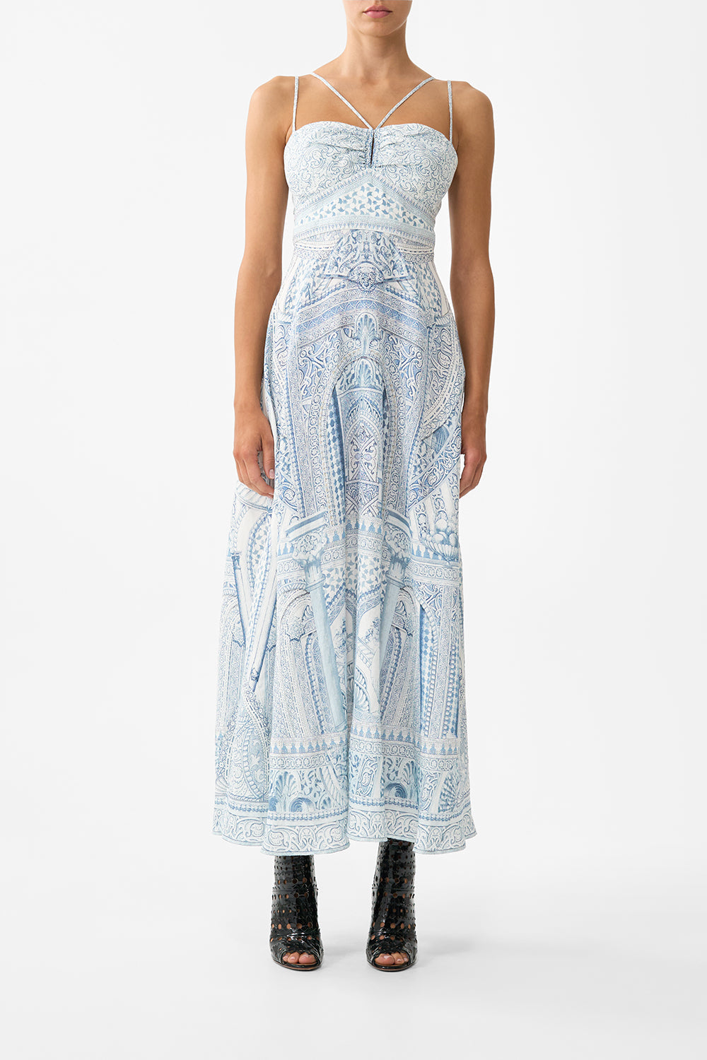 VESTIDO CON DETALLE DE TIRANTES EL ZUMBIDO DE LA ALHAMBRA