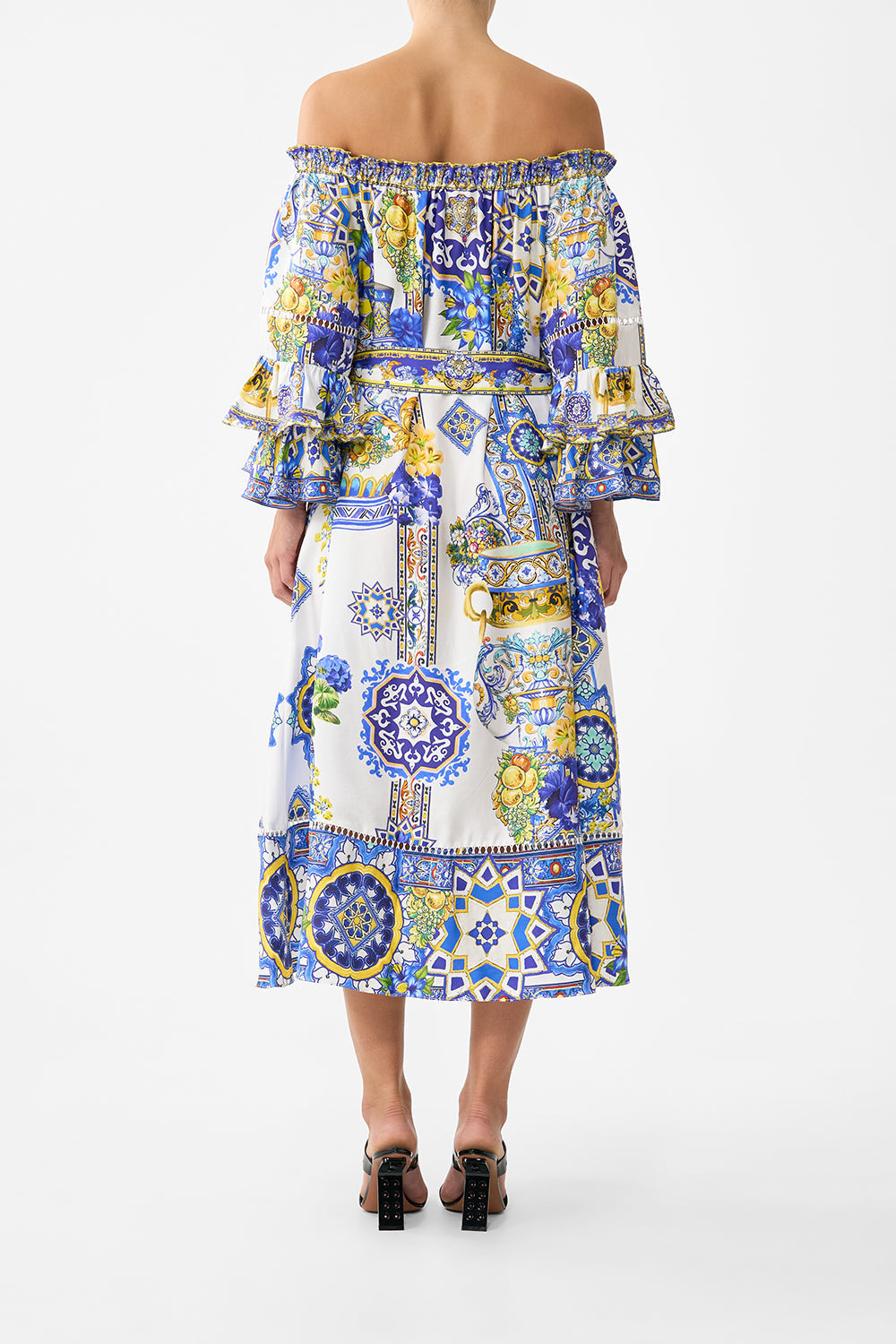 VESTIDO MIDI CON HOMBROS DESCUBIERTOS Y MANGAS CON VOLANTES ESPAÑA NIRVANA