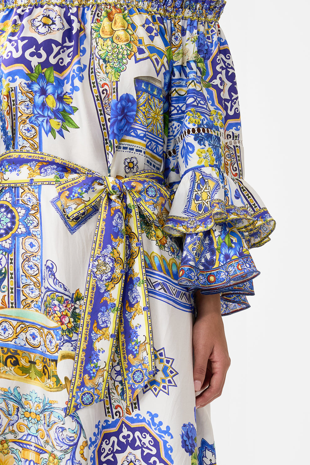 VESTIDO MIDI CON HOMBROS DESCUBIERTOS Y MANGAS CON VOLANTES ESPAÑA NIRVANA