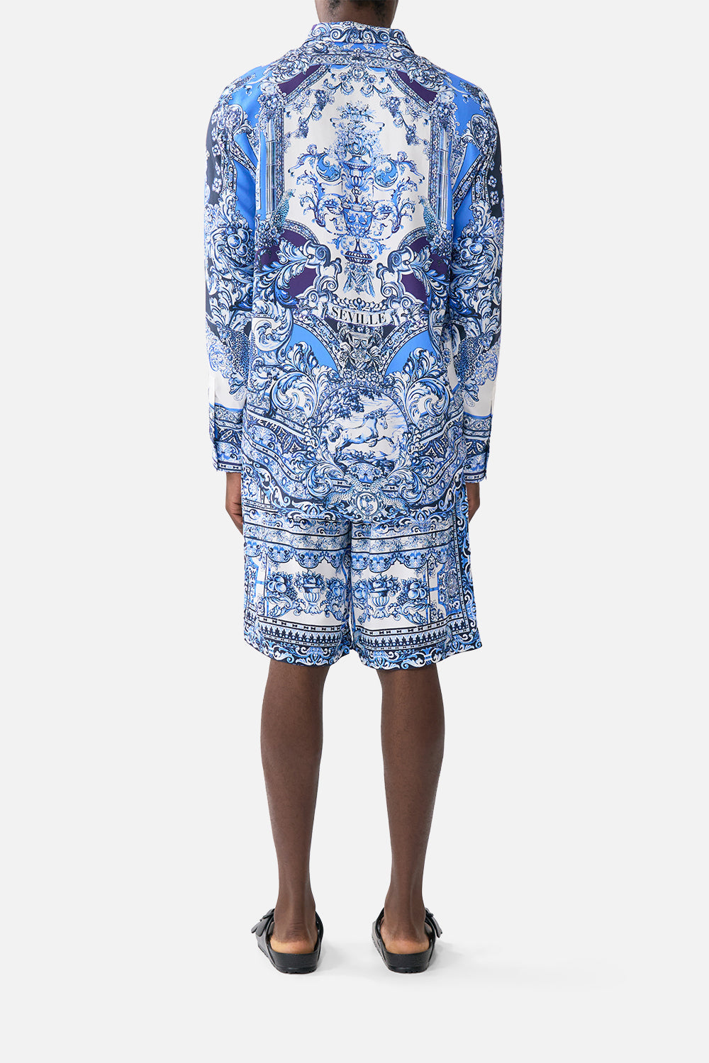 CAMISA DE MANGA LARGA CON TAPETA OCULTA UN PAÍS DE LAS MARAVILLAS DE AZULEJOS