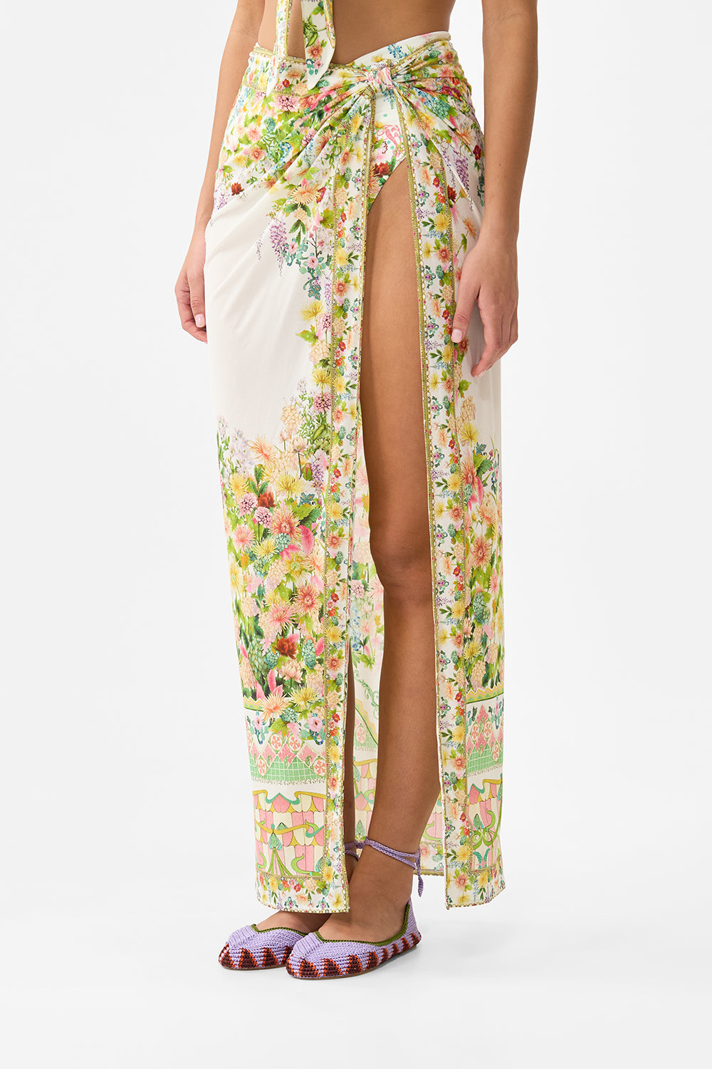 LONG SARONG WITH GATHERED TAB AND LEG SPLIT THE CALL OF CATALONIA