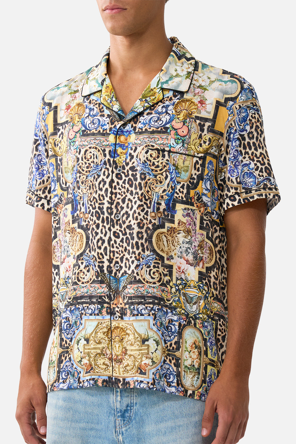 CAMISA DE MANGA CORTA CON CUELLO CUBANO ESTILO SEVILLANO
