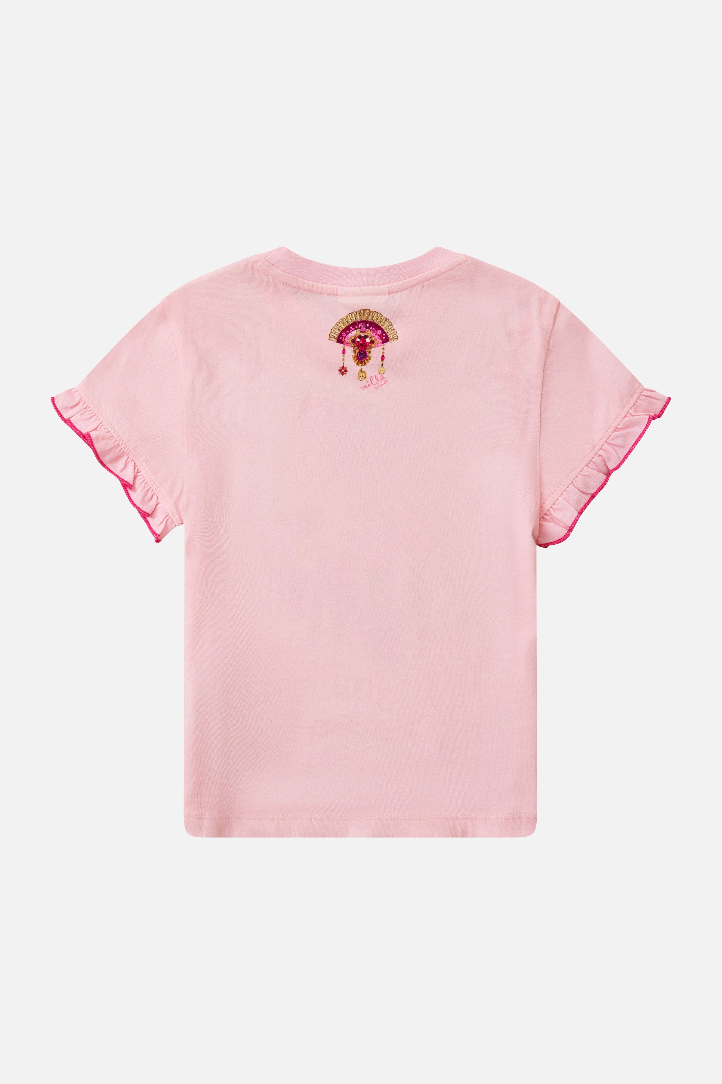 CAMISETA INFANTIL CON VOLANTES EN LAS MANGAS Y BAJOS DE HILO EN COLOR ROSA FLAMENCO