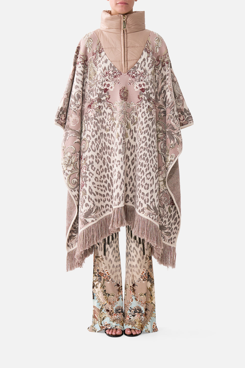 QUILTED COLLAR SHORT KNIT PONCHO ARANJUEZ ANIMALIA