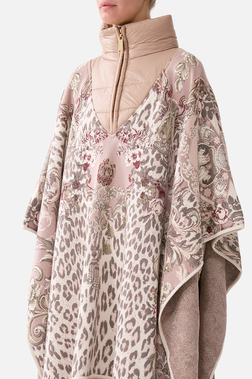 QUILTED COLLAR SHORT KNIT PONCHO ARANJUEZ ANIMALIA