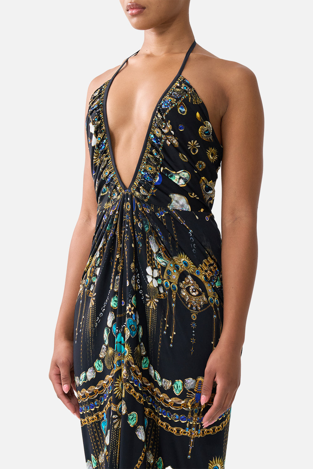 VESTIDO DE PUNTO CON CUELLO DE PICO Y FRUNCES AMULETOS Y ALQUIMIA