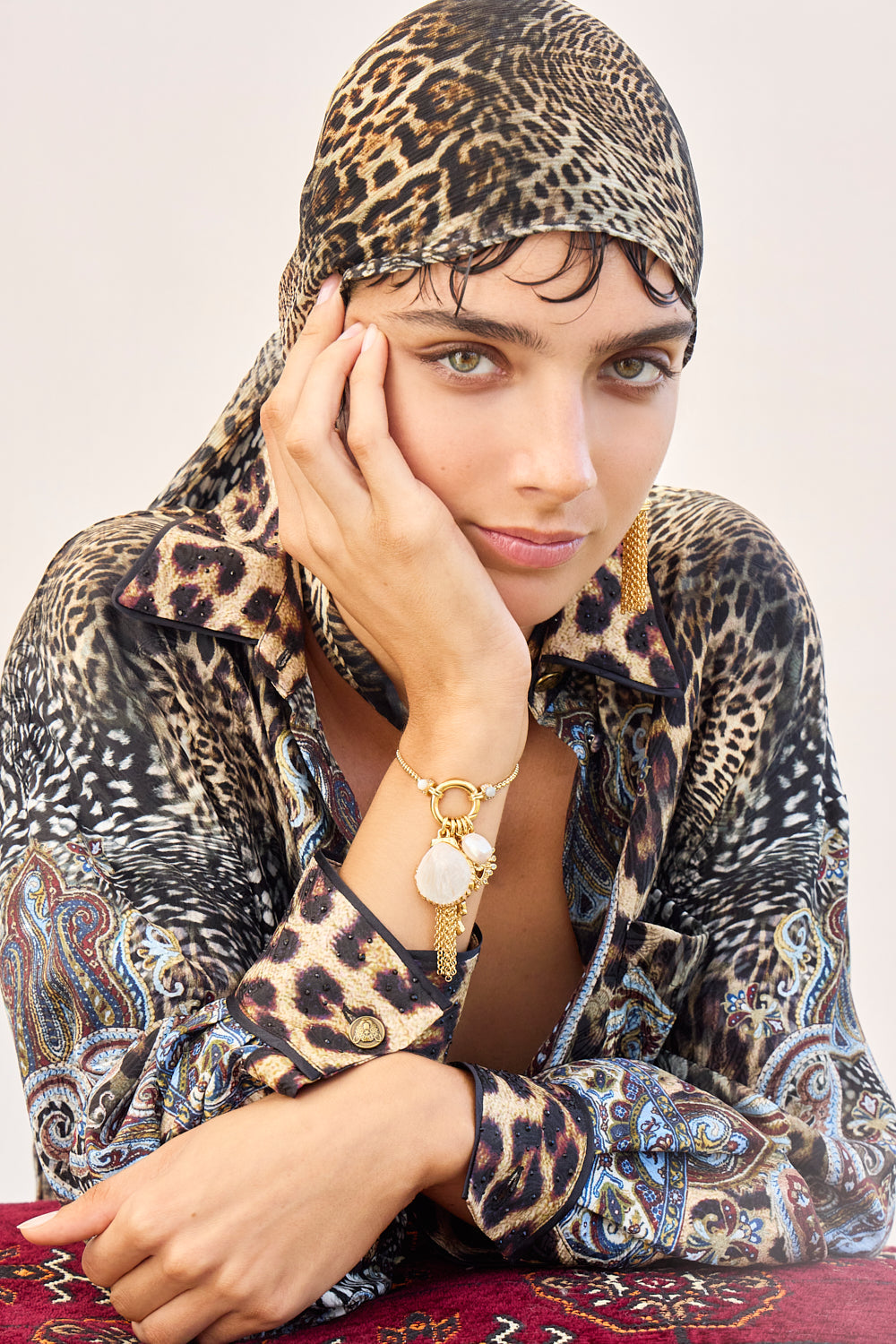 PULSERA AJUSTABLE ENCHANTED OCEANIA CON DIJES DE ORO