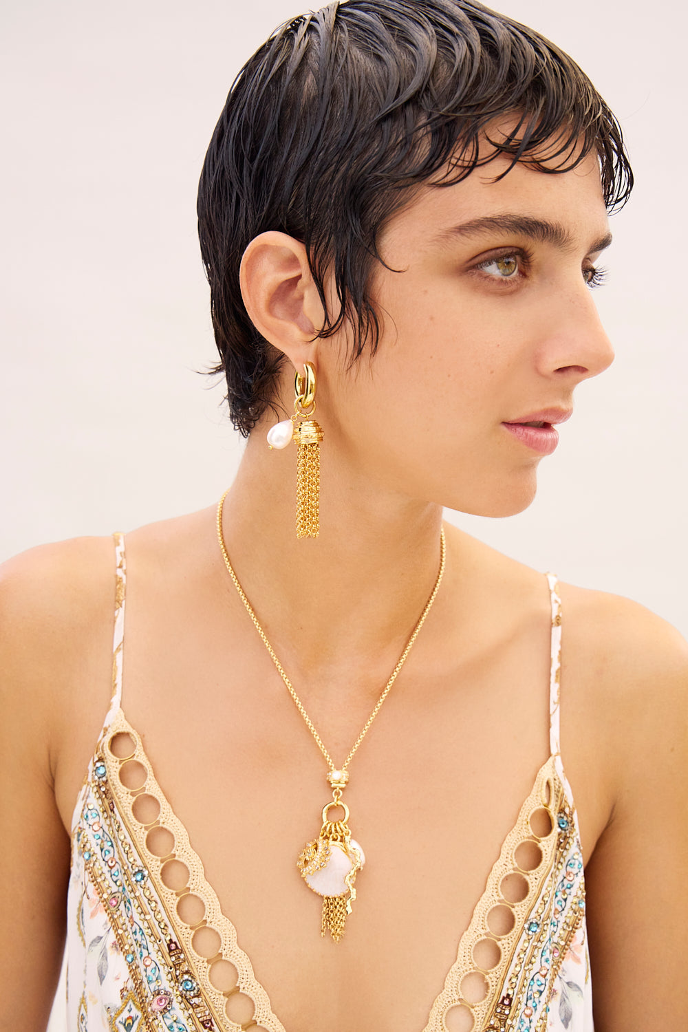 ENCHANTED OCEANIA ASYMMETRICAL DROP EARRINGS GOLD