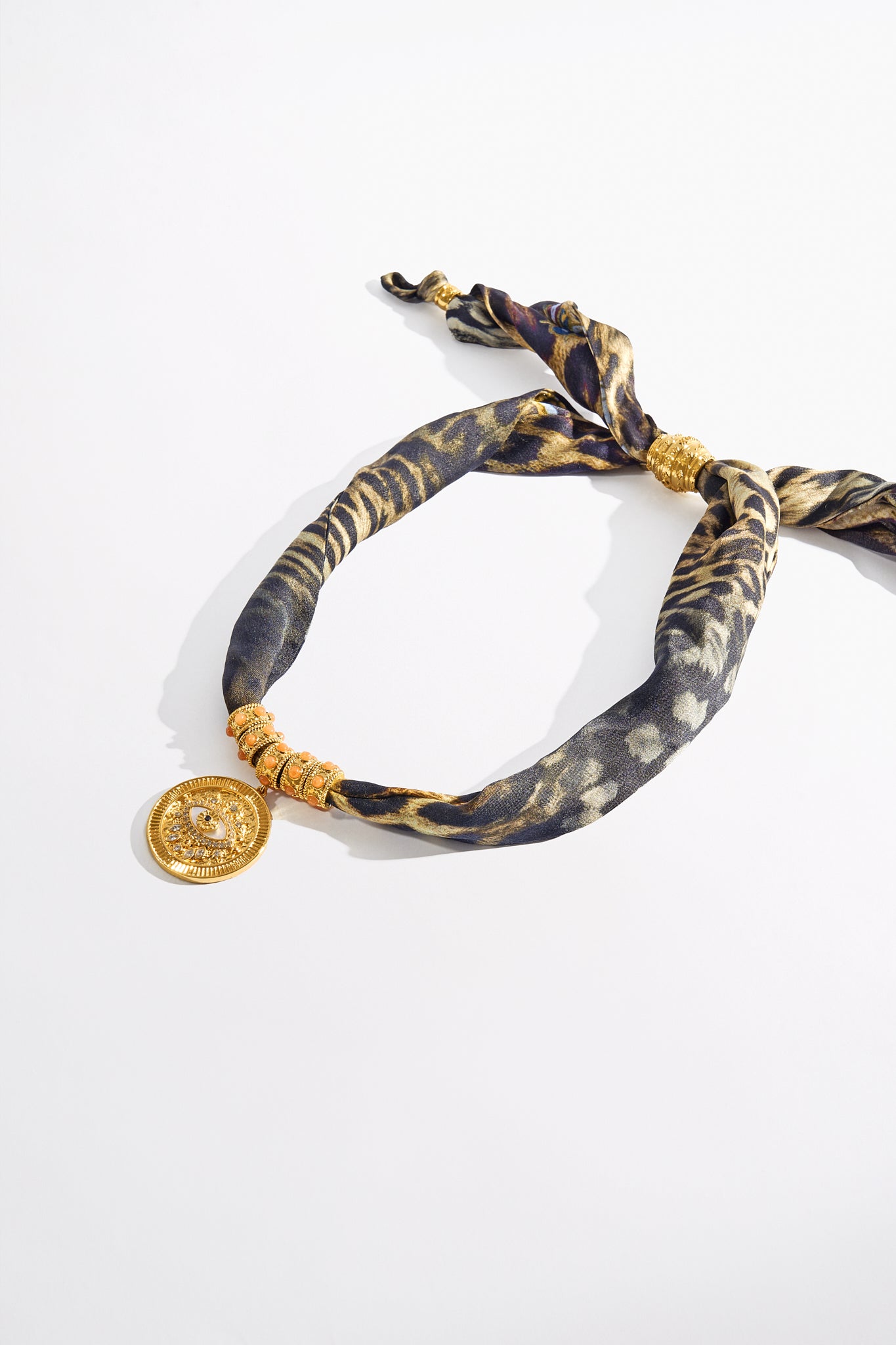COLLAR DE SEDA OCEANIA ENCANTADA ORO