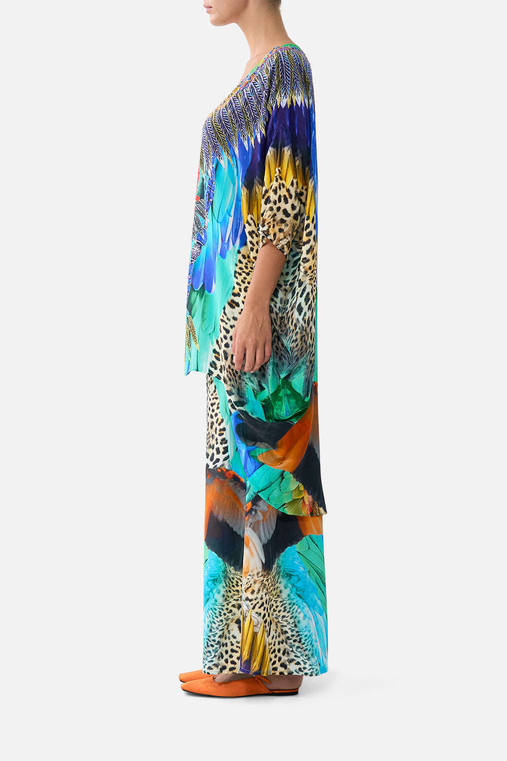 VESTIDO CON BAJO TRASERO REDONDEADO ESTAMPADO JUNGLE FLIGHT