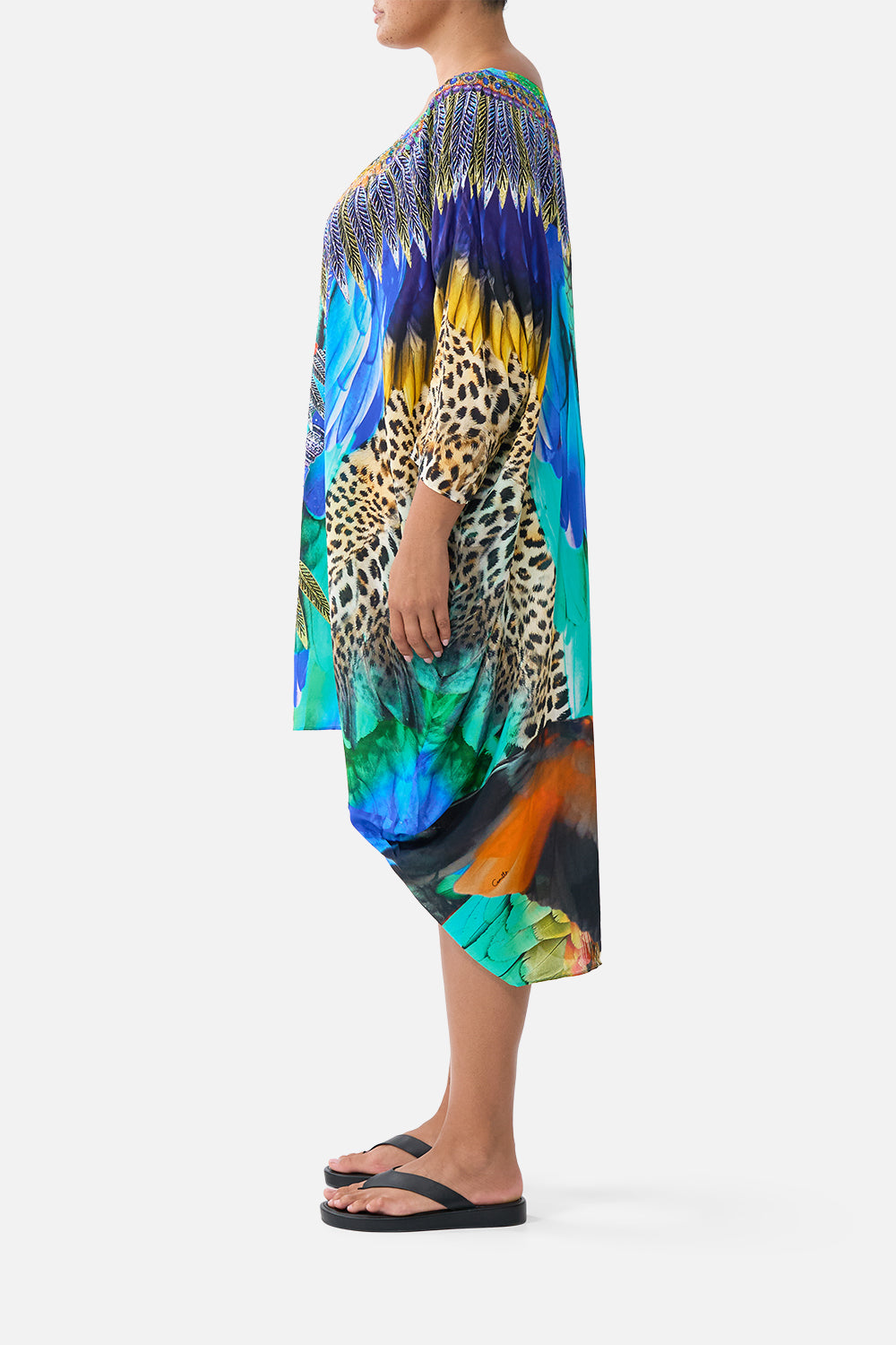 VESTIDO CON BAJO TRASERO REDONDEADO ESTAMPADO JUNGLE FLIGHT