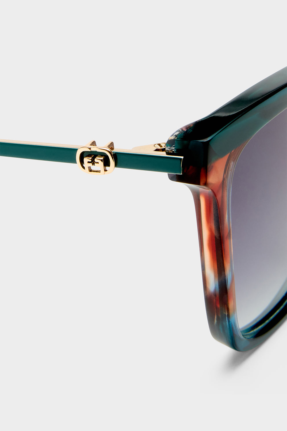 The CAMILLA deep sea dive sunglasses in Teal Marble
