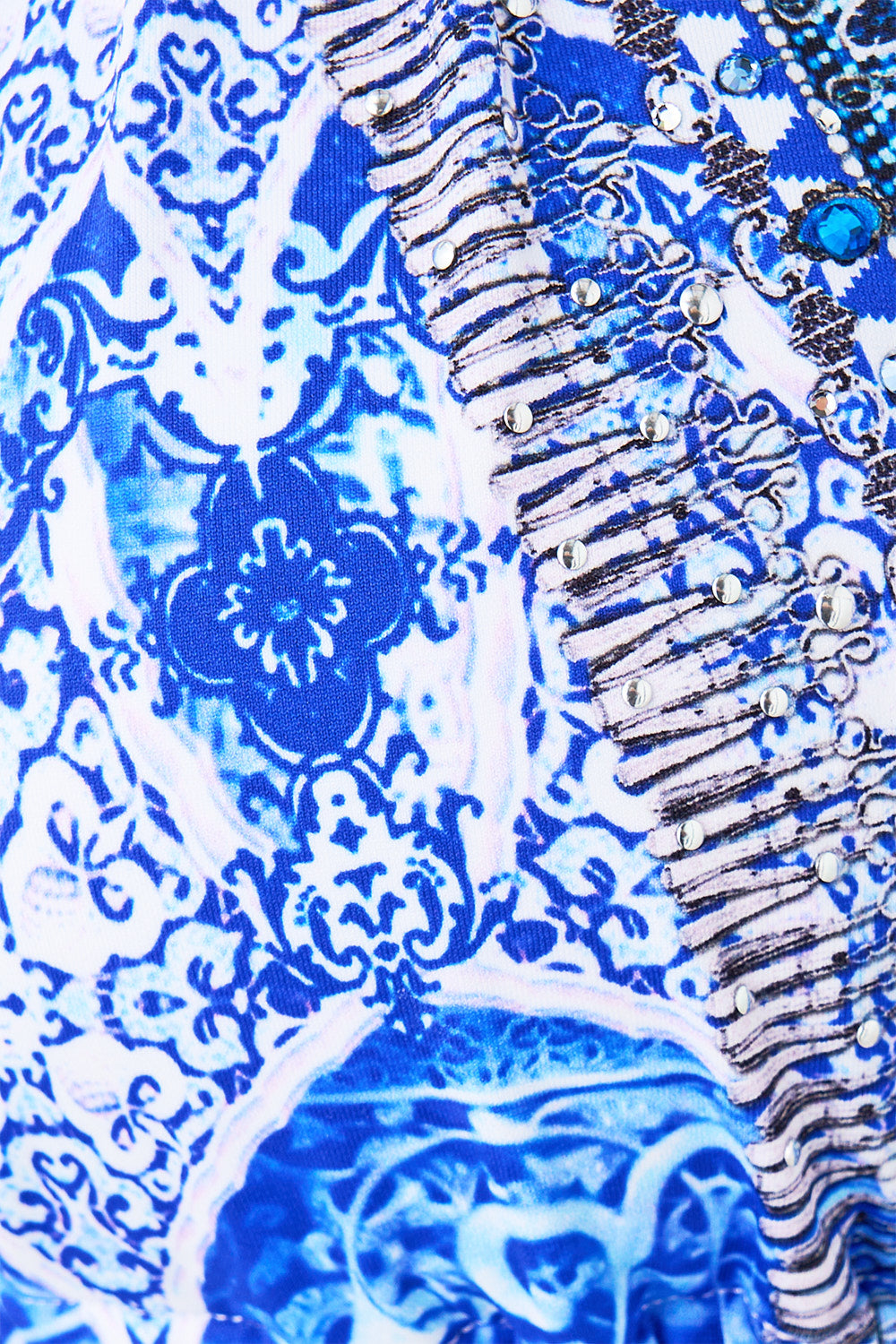 CONJUNTO DE BIKINI CON TRIÁNGULO, DECORACIÓN DE ESFERAS Y CORDÓN GRUESO PARA EL CUELLO, THE BOSPHOROUS