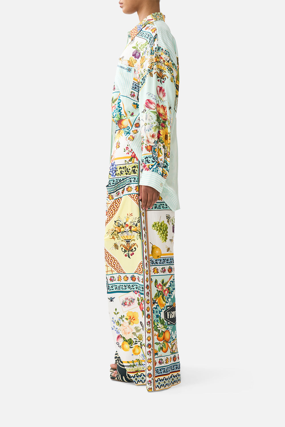 PANTALÓN DE PIERNA ANCHA CON BOLSILLOS DELANTEROS LA MAGIA DEL MERCADO