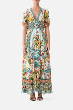SHAPED WAISTBAND DRESS WITH FLUTTER SLEEVES MAGIC OF THE MERCADO