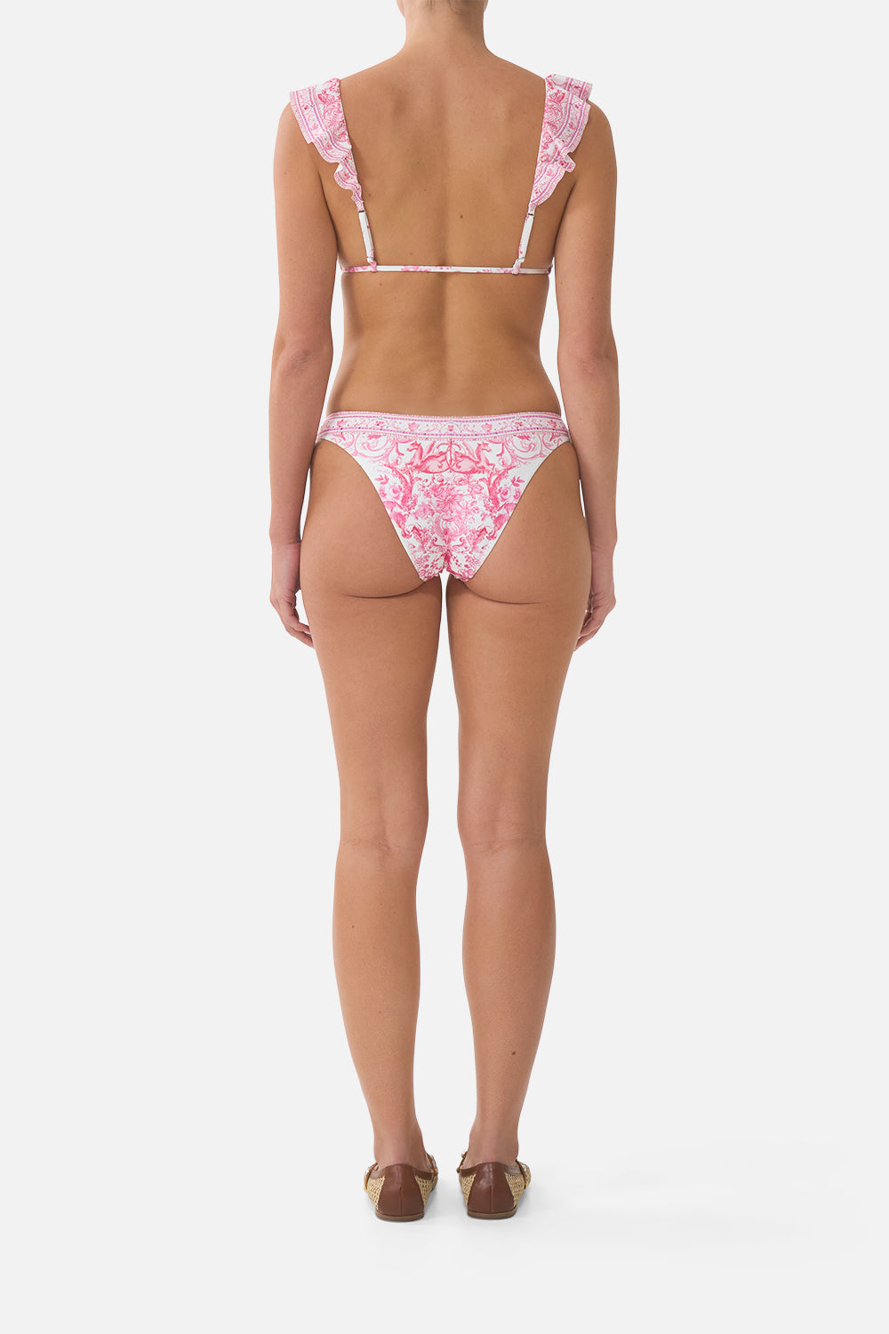 TOP DE BIKINI TRIANGULAR CON LAZO DELANTERO Y VOLANTES EN EL CUELLO LIVIN LA VIDA ROSA