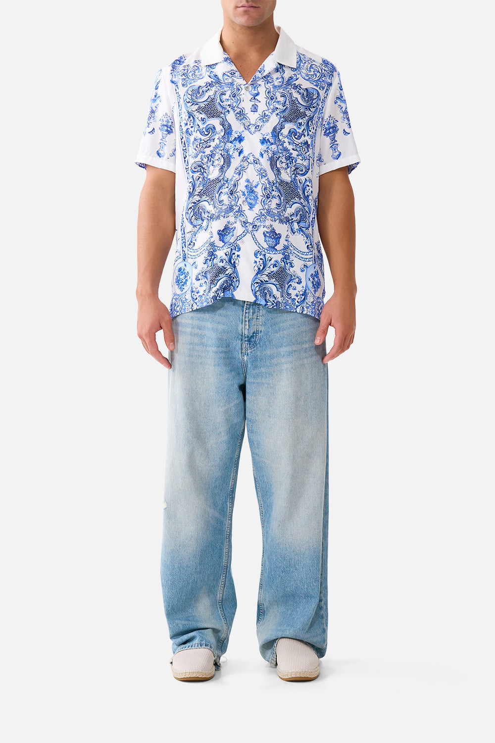 CAMISA DE MANGA CORTA CON CUELLO CUBANO CERAMIC PANORAMIC