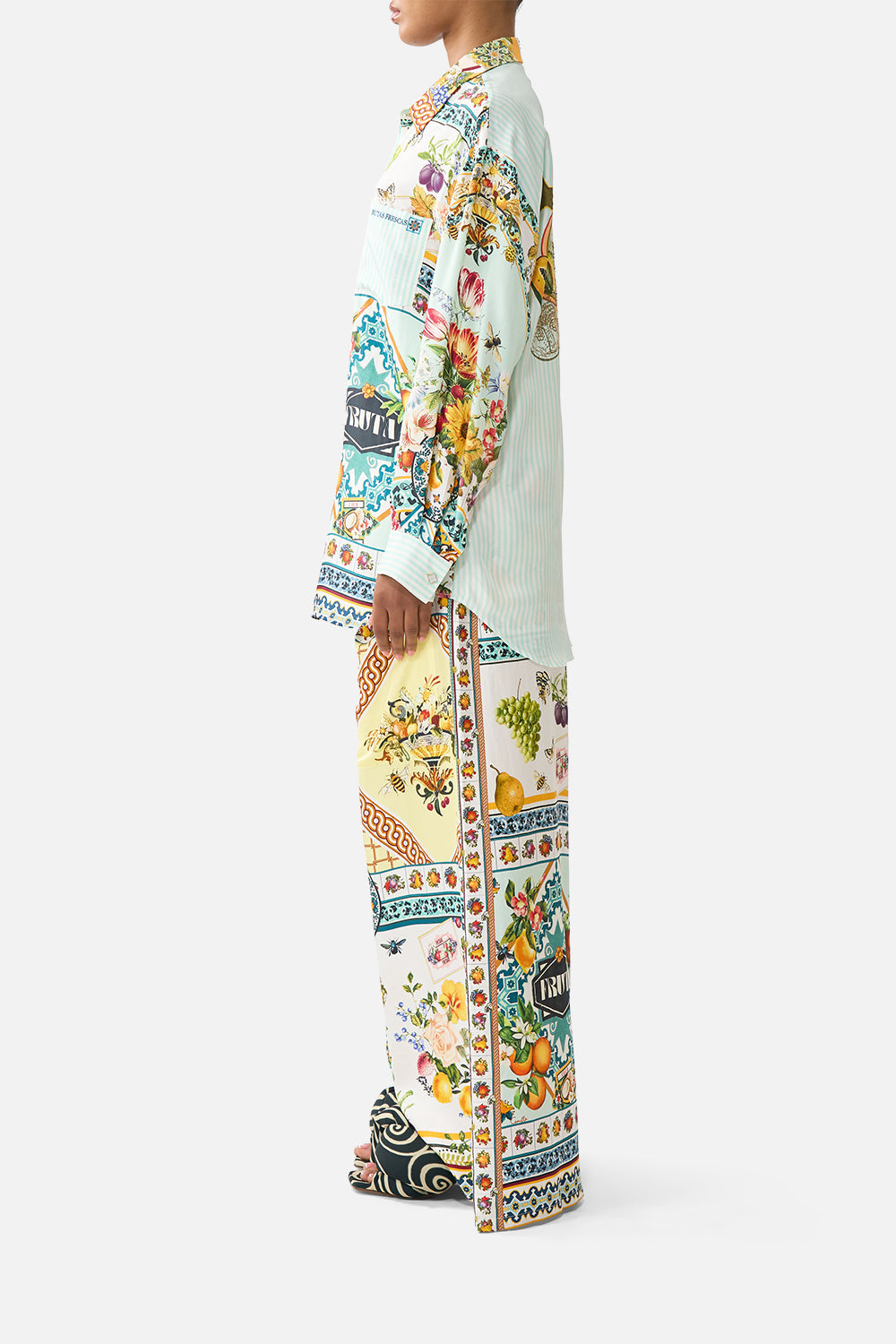 CAMISA ANCHA DE MANGA LARGA CON BOLSILLO MAGIA DEL MERCADO