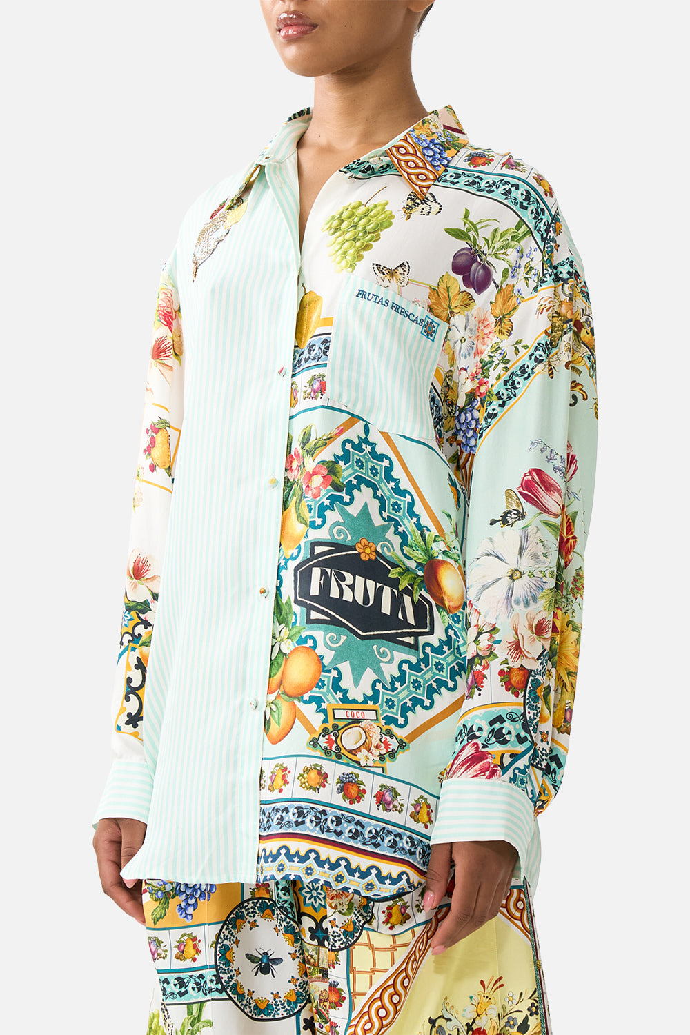 CAMISA ANCHA DE MANGA LARGA CON BOLSILLO MAGIA DEL MERCADO