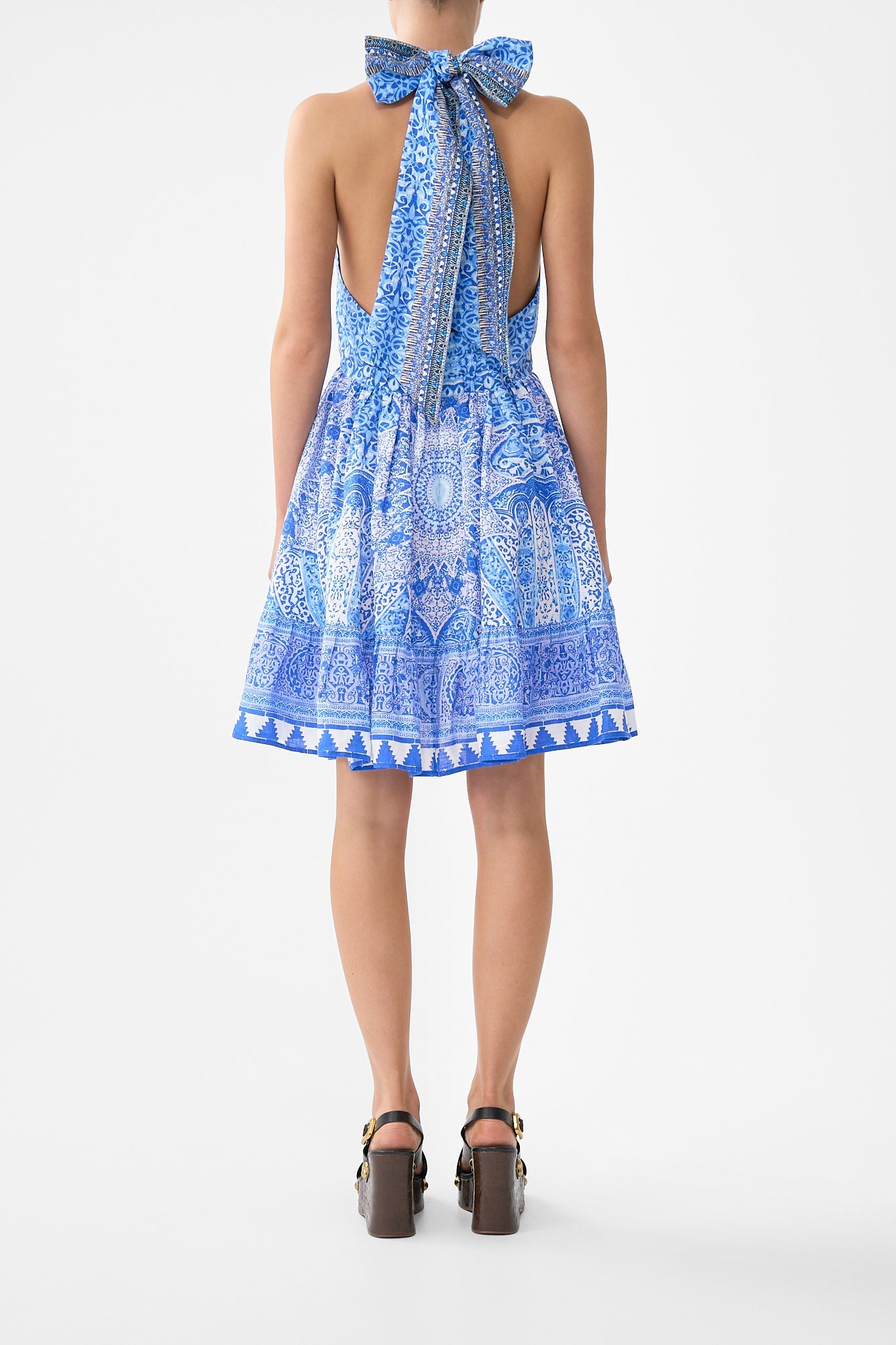 VESTIDO CORTO HALTER CON VOLANTES EN EL BAJO THE BOSPOROUS