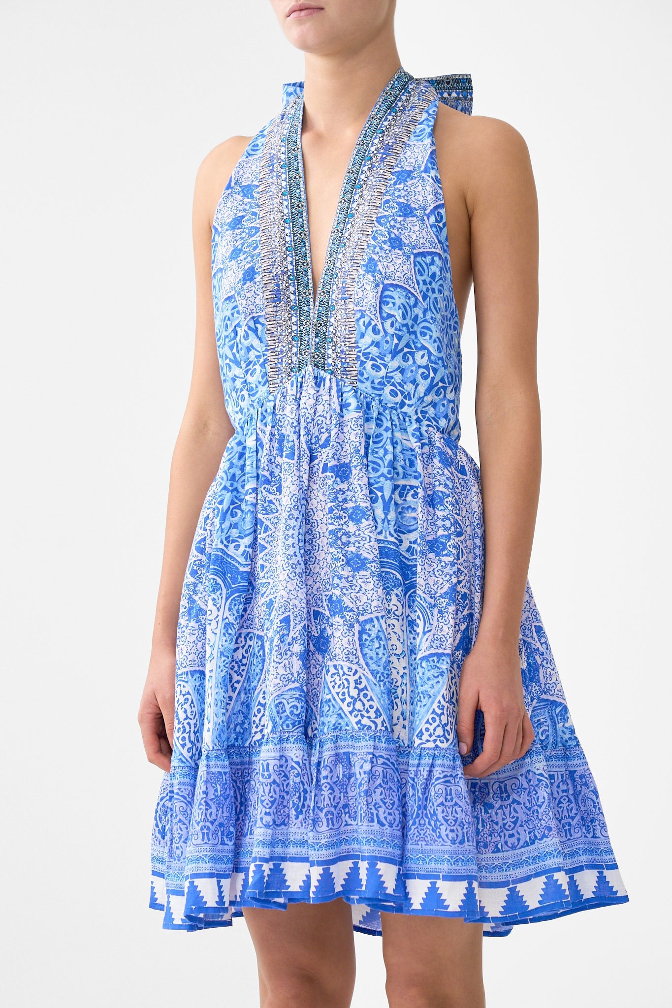 VESTIDO CORTO HALTER CON VOLANTES EN EL BAJO THE BOSPOROUS