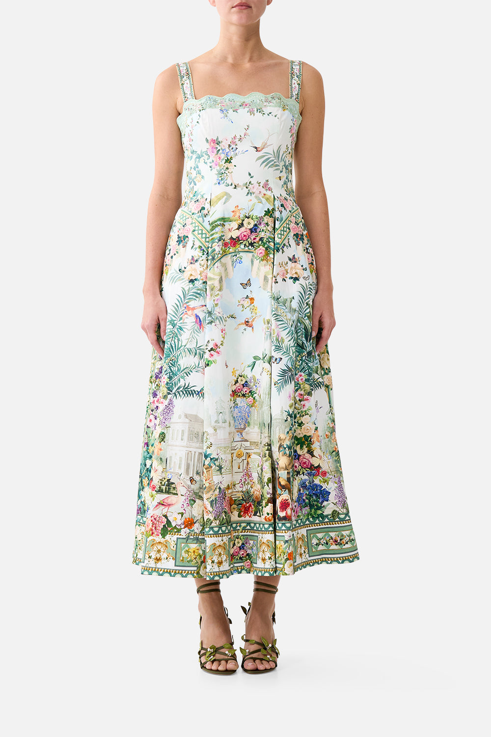 VESTIDO LARGO DE CORTE EVASÉ Y VUELO CON ARTE PARA LA EMPERATRIZ